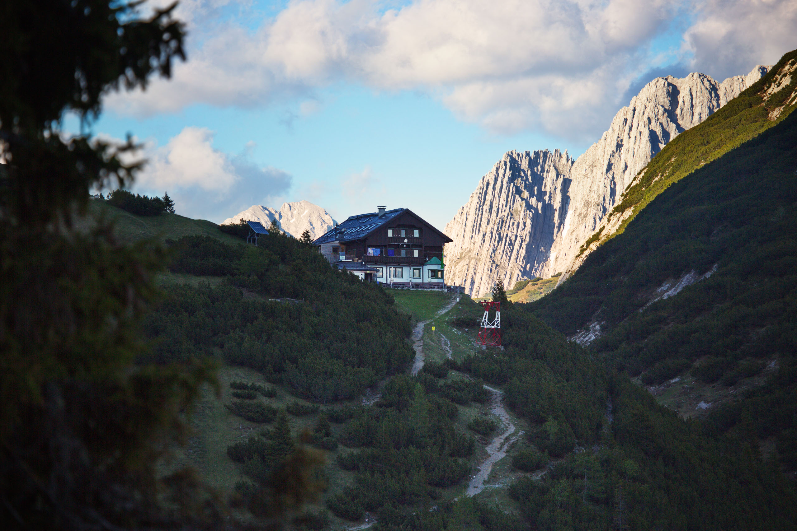 Solsteinhaus mit Zustieg von vorne